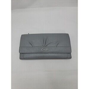 Coach Wallet Grey Leather Snap Closure